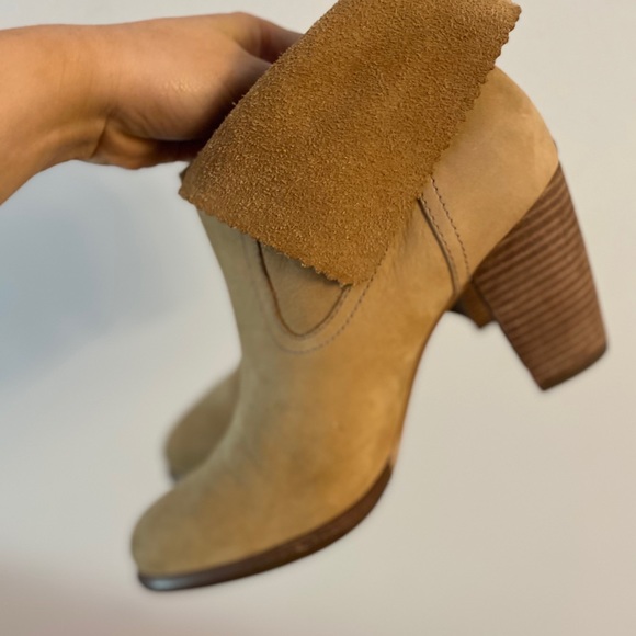 UGG suede booties - Picture 4 of 7